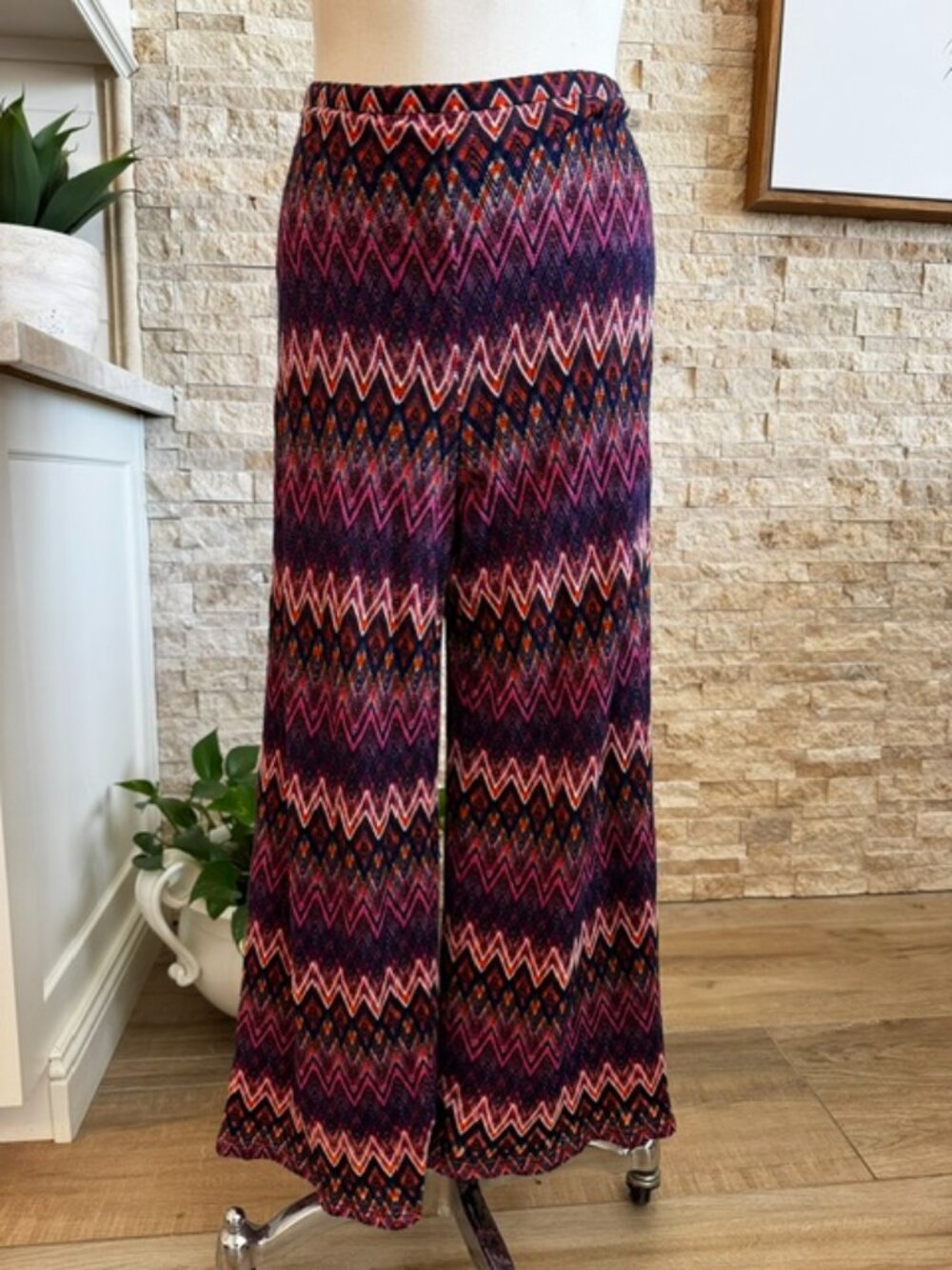 Trina Turk Chevron Geo Penelope Wide-Leg Crop Pants Size L
